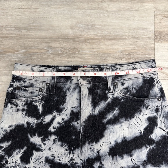 Alice + Olivia Tie Dye Denim Mini Skirt, Size 26 - Picture 6 of 7
